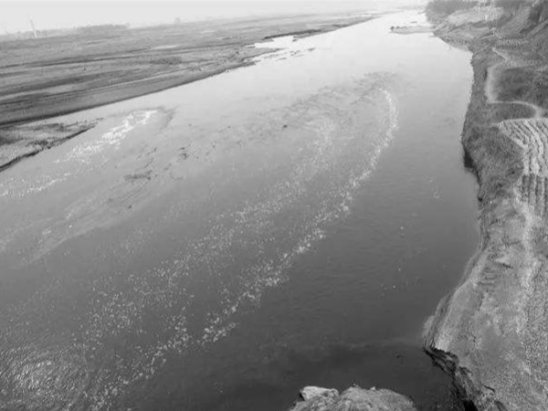 你知道含油污水中聚合氯化鋁會起到的作用嗎？