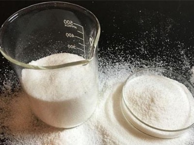 絮凝效果不完全取決于聚丙烯酰胺藥劑質(zhì)量，操作步驟嚴(yán)格進(jìn)行