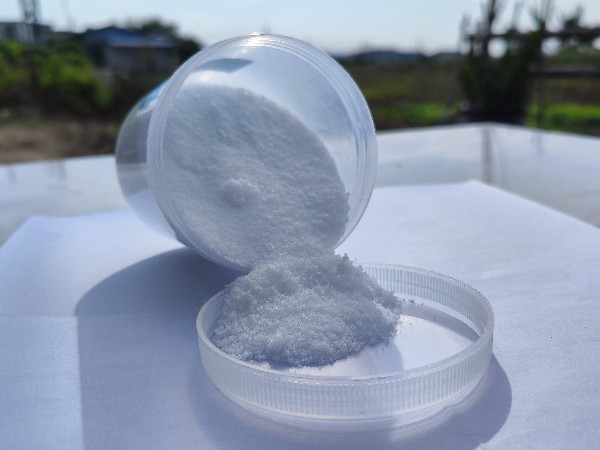 潮濕下雨天氣使聚丙烯酰胺結塊！會不會影響它的使用?